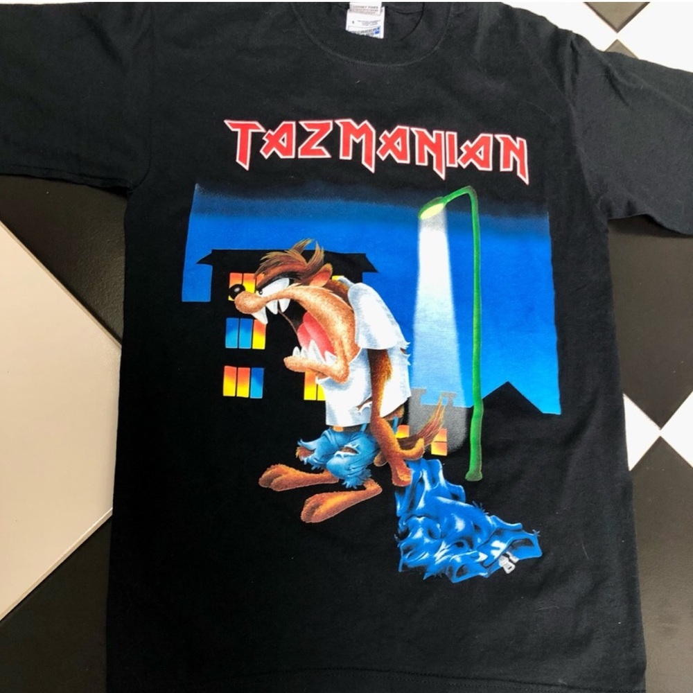 NWT Vintage Taz x Iron Maiden Black T-Shirt Graphic Tasmanian Devil Cartoons szS